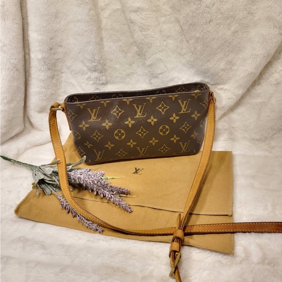 Authentic Louis Vuitton Trotteur Crossbody shoulder bag - Picture 2 of 16